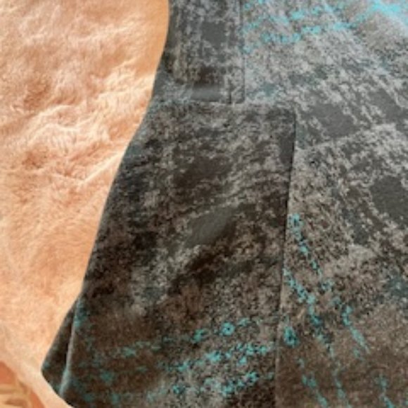 DRESSES - Picture 12 of 13